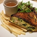 39644068 - メニューと比べると、ポテトはかなり少ないよ