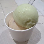 久世福商店 - 料理写真:ピスタチオと味噌ピーナッツのジェラード