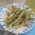 ドライブイン刈谷田 - ２０１５　山菜天ぷら　600円　