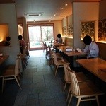 京うどん 生蕎麦 岡北 - 店内の様子～！！広くて綺麗な店内～♪(^o^)丿