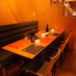 イタリアンカジュアルダイニング何駄感駄 - 8人掛けテーブル