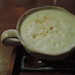 かえるcafe - ボキらは３人ともスイーツ３種盛りセットにして、
      ドリンクはユーカリちゃんとちびつぬは、ソイ・チャイに。