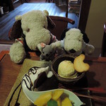 かえるcafe - 美味しいスイーツを頂きながら、話に花が咲くボキら。
      時間が経つのを忘れてしまいそう。