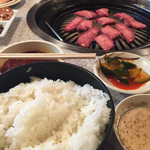 栄作 - ご飯大盛！＼(//∇//)／基本です♡