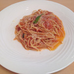 レストラン 花水 - 長谷川さんのトマトとチーズのバジリコ風味