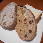 エノテカ・オルモ・デル・カウカソ - イースト菌を使っていないパンもあるそうです