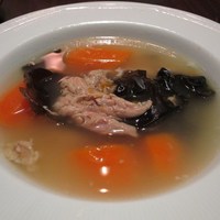 南青山エッセンス - 人参・キクラゲ・チンピ・干し海老・鶏肉の蒸しスープ