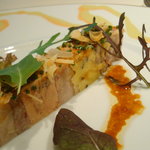 ロオジエ - フォワグラと青森県産シャモロックのテリーヌ　ヘーゼルナッツのオイルと春野菜を添えて。