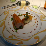 ロオジエ - ホロホロ鶏のロースト　黒オリーブとレモンのファルシィ　ローズマリー風味。