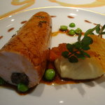 ロオジエ - ホロホロ鶏のロースト　黒オリーブとレモンのファルシィ　ローズマリー風味。