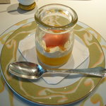 ロオジエ - オレンジとバニラのムース　ブラッドオレンジのシャーベット(正式名称は不明)。