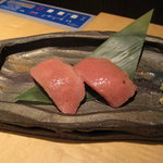 吟味屋 - 牛トロにぎり、900円