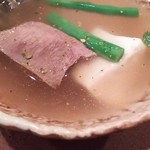 虎白 - （2015/7  再訪）牛タン煮、ごま豆腐入り。