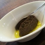 コムシコムサ - 黒オリーブとアンチョビ、ニンニク他のディップ