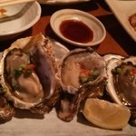 魚金 新店 - 新潟産岩がき 1ヶ140円