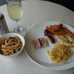 Air China Lounge - 2015.05 おつまみはチャイナ風、パスタも醤油コショウ味でした。
