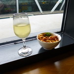 Air China Lounge - 2014.09 トマト味のパスタと白ワイン