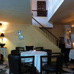 マッシモ・マリアーニ - モノトーンの店内