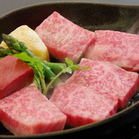 【ご昼食】 三田牛鉄板焼き箱盛膳【ご入浴付】