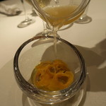 レストラン ラッセ - 27年7月　アーニョリにスープを注ぐ