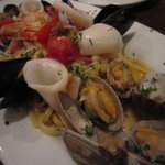 トラットリア・ピッツェリア・レ・アルカーテ - ナポリの漁師風リングイネ（ペスカトーレ）