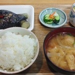 かあちゃんキッチン - 朝食「御飯&御味噌汁&御漬物&茄子の煮びたし」360円
