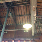 山の民 つづら - 裸電球が趣あるなあ。