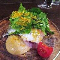 il tram - 鰯の冷製　焦がし玉葱のピュレ　ワイルドルッコラの小さなサラダ　　　