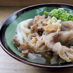 純手打ちうどん のぶ - 肉多めでした。