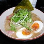 節系豚骨 麺場 三代目 - 三代目節系豚骨醤油(税込750円)