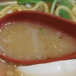 節系豚骨 麺場 三代目 - 三代目節系豚骨醤油のスープ