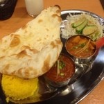 ネパール キャンドル キッチン - 2種類のカレーセット（野菜、マトン）