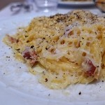 VIA Brianza - ローマ風濃厚卵のカルボナーラスパゲティ
