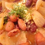 PINY - たっぷり野菜とお豆とソーセージの煮込み