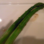 明神館 - 2010年5月：シェフ自ら朝採ったアスパラはクルミのソースでシンプルに。