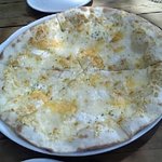 サルワーレ - ｻﾙﾜｰﾚ♪4種のﾁｰｽﾞのﾋﾟｯﾂｧ