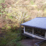 明神館 - 2010年5月：部屋から見える和食棟。和食の席も気持ちよさそう。