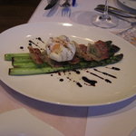 カーサ・ヴェッキア - アスパラと温泉玉子の・・・・