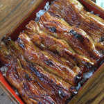 島源 - 鰻重のドアップ