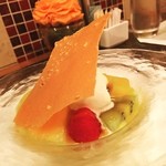 ザ・ペニンシュラ ブティック＆カフェ - Mango pudding
            Seasonal fruits with coconut ice-cream
            JPY 1,300
            