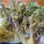 Soba No Sato Yakkoan - 北海道から取り寄せた山菜