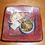 Hanafubuki - 付きだし　蒟蒻含め煮　いかなごくぎ煮