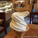 根津とうふ工房　須田 - 豆乳ソフトクリーム（300円）