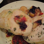 Le Bol - 若鶏ムネ肉のファルシ（詰め物）春キャベツ包み トマトとクレソンの2色のソースで