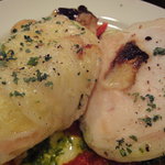 Le Bol - 若鶏ムネ肉のファルシ（詰め物）春キャベツ包み トマトとクレソンの2色のソースで