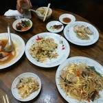 新華苑 - 豪華な晩御飯。