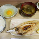 Shokujidokoro Amijuu - かます焼定食 ＋ 生卵 ¥930 ＋ ¥100
