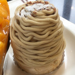 アステリスク - モンブランクレメ 570円