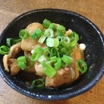 あづまや - 付きだしのモツ煮込み