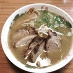 やまと - チャーシュー麺：880円